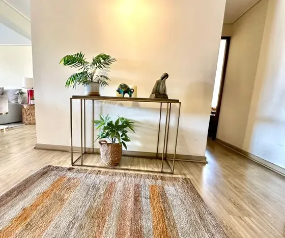 Remodelado/ Vista Norte Despejada Y Con Cancha Tenis