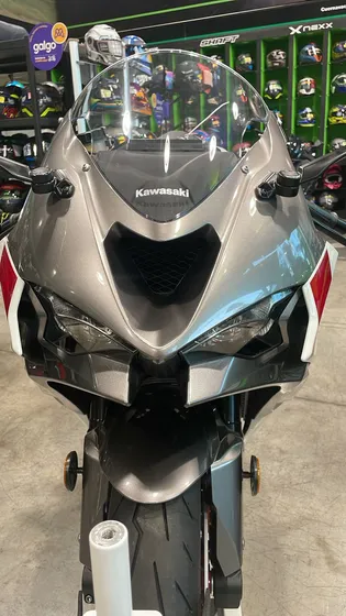 Kawasaki Zx6-r 2025