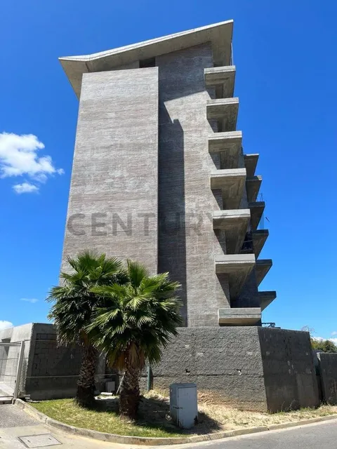 Apartamento En Piso 2 (2a) Con Vista Espectacular Al Ávila Y Al Valle De Caracas