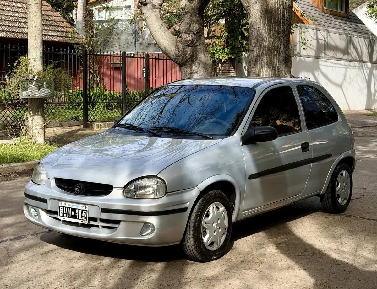 Chevrolet Corsa Classic 1.6 Gl 3p