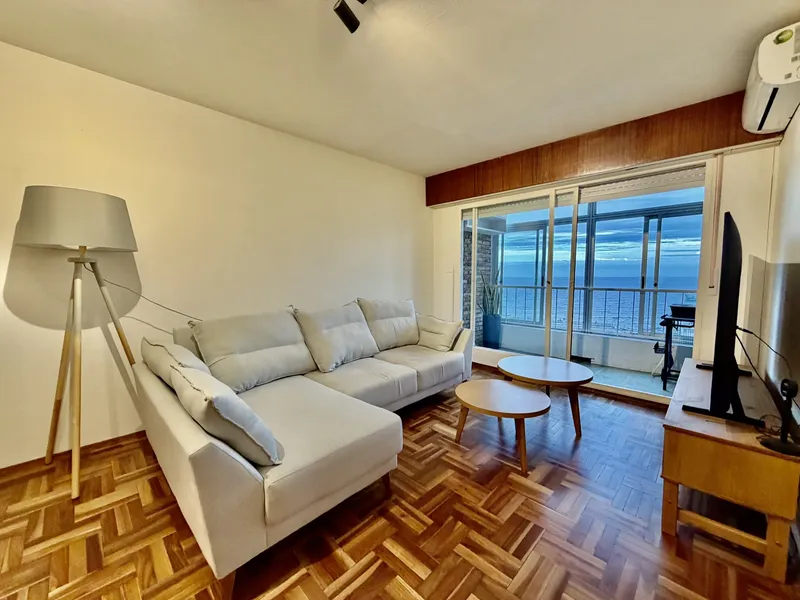 Alquiler Apartamento En Malvin, 2 Dormitorios Con Vista Al Mar · Foto 1