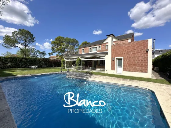 Casa  En Venta En La Lomada, Pilar, G.b.a. Zona Norte