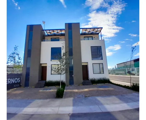 Casa 3 Recámaras Y Rooftop En Zákia Venta 