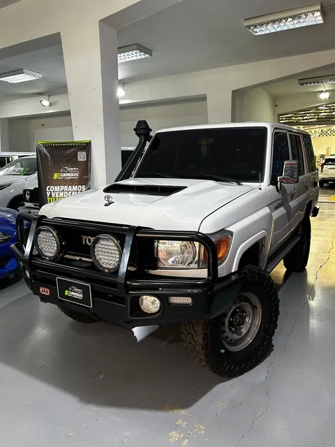Toyota Land Cruiser Lx