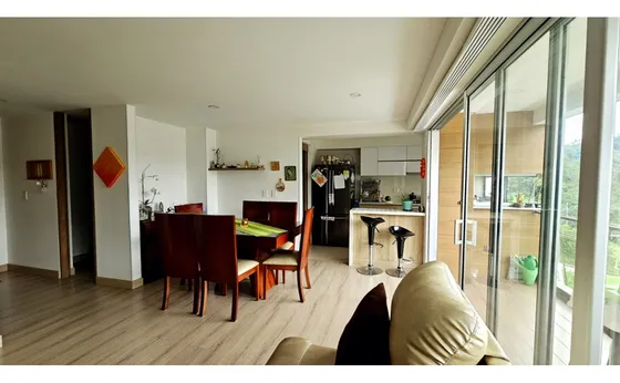 Venta De Apartamento En La Av. Alberto Mendoza