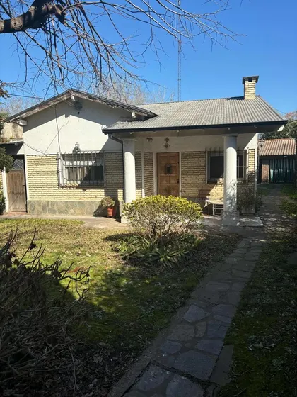 Casa En Venta - 2 Dormitorios 1 Baño - Cochera - 504mts2 - Moreno