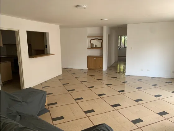 Venta Apartamento  Amplio En Medellín, Centro - La Playa