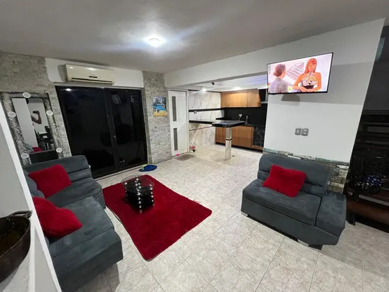 Se Vende Townhouse En El Pueblo De San Diego 