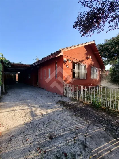 Casa En Venta Sector Residencial De 4 Dorm. Piscina En Macul