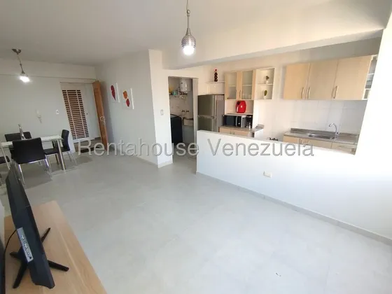 Visualiza Tu Futuro En Este Hogar Amoblado Todo Impecable, En Una Zona Privilegiada Y Tranquila, Con Buen Clima, Maravillosa Vista, En La Amplitud De 89 Mt2 Y La Comodidad De 3 Habitaciones, 2 Baños 