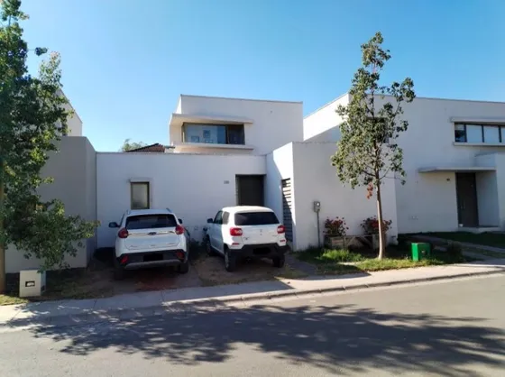 Casa En Condominio Los Castaños, Buin 3d 3b Terraza Y Patio.