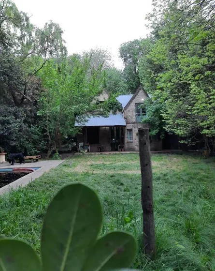 Casa En Venta - 2 Dormitorios 2 Baños - 865,35mts2 - Villa Udaondo, Ituzaingó