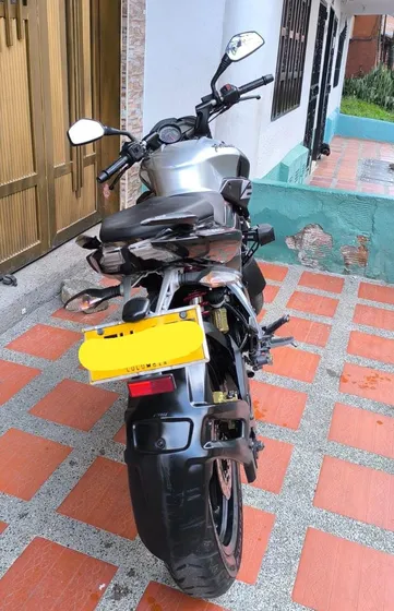 Pulsar Ns 200