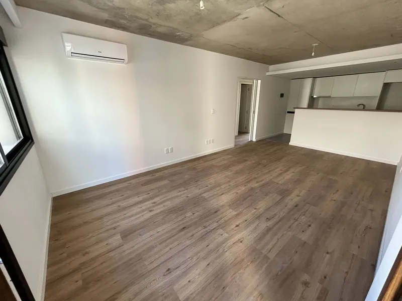 Alquiler De Apartamento En Av.gral Rivera Con 2 Dormitorios En Pocitos