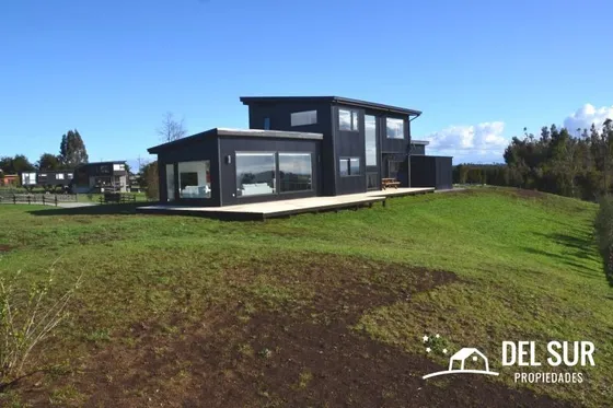 Casa Con Gran Vista A Lago Llanquihue