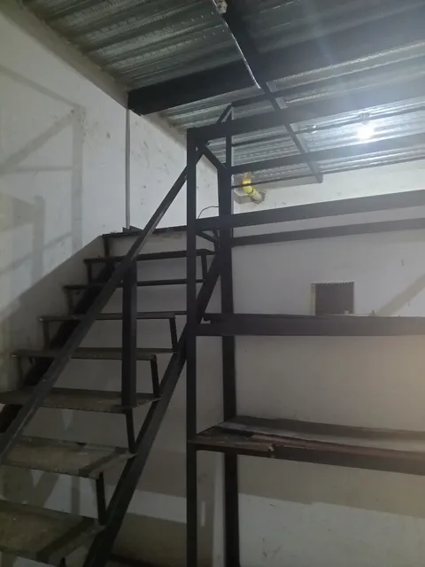 Alpón .a Pie De Calle.ubicación. Calle 133.lopez Latouche.punto Referencia.cerca.cruz Roja Valencia Carabobo. Luz Coelho