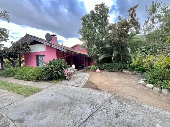 Casa En Venta En Granizo Olmué Con Piscina
