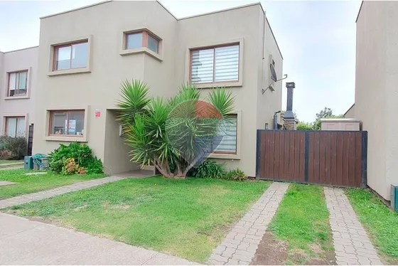 Casa En Venta De 4 Dorm. En Los Angeles
