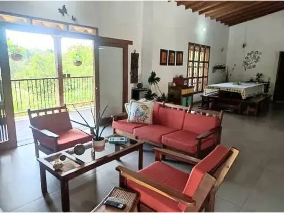 Venta Finca En Marinilla, 43.000 Mts, Con Pesebreras, Independiente