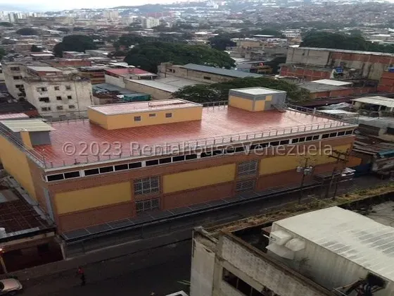 Planta Medica En Venta En El Cementerio Con Consultorios Y 25 Locales Mv24737