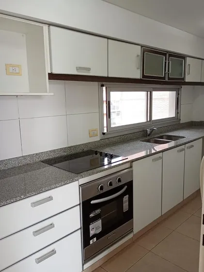 Venta Departamento 2 Ambientes Con Cochera En Morón.
