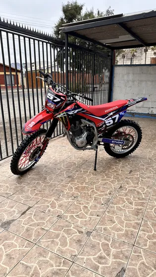 Moto Seminueva Honda Crf 250 F - 59 Hrs De Uso
