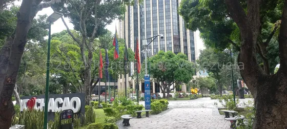 Oportunidad Oficinas En Venta En La Castellana, Chacao Con Financiamiento Asegurado Y Muy Negociable Amc  