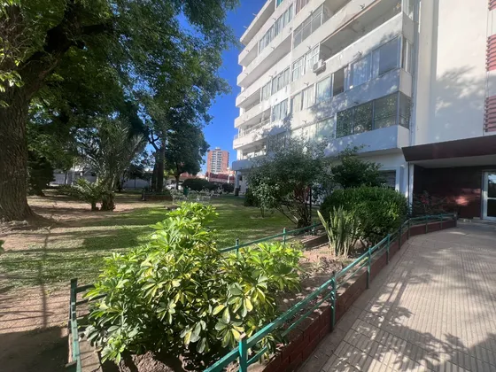 Departamento Dos Dormitorios En Complejo Cerrado , Ciudad De Cordoba , Balcon , Jardin , 