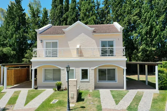 Casa Estilo Dúplex - 3 Amb - Las Margaritas, Pilar - Ultimas Unidades!!!!
