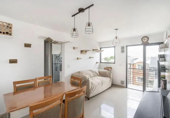 Hermoso Departamento 2 Amb Con Balcon, Todo Luz