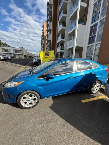 Ford Fiesta Sedan 1.6 Mecánico