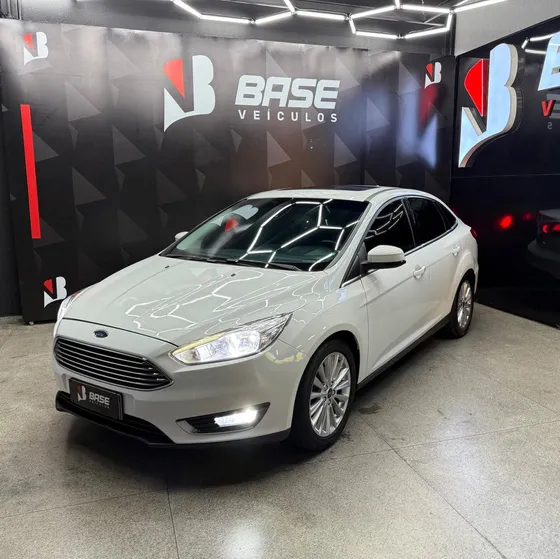 Ford Focus Titanium 2.0 16v