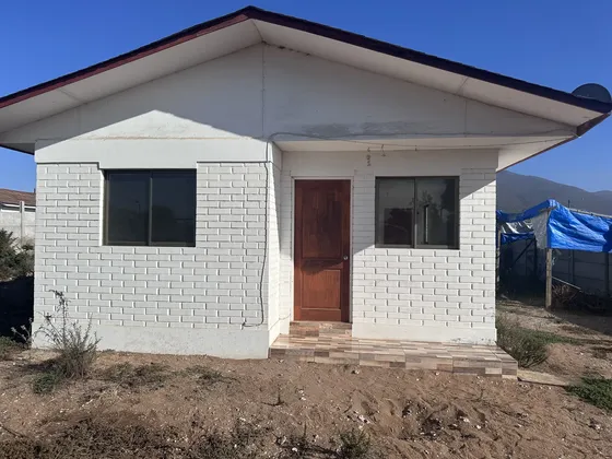 Parcela Con Casa, Luz Y Agua Potable, 5.200 Metros Cuadrados