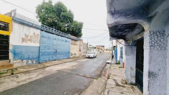 Galpón En Venta Ubicado Sector Bello Monte Ii.