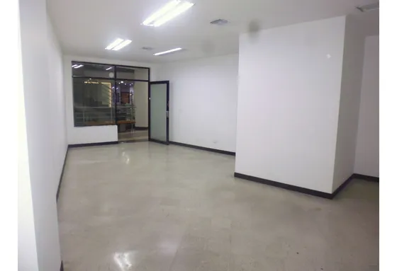Local En Arriendo, Sector Milla De Oro Medellín