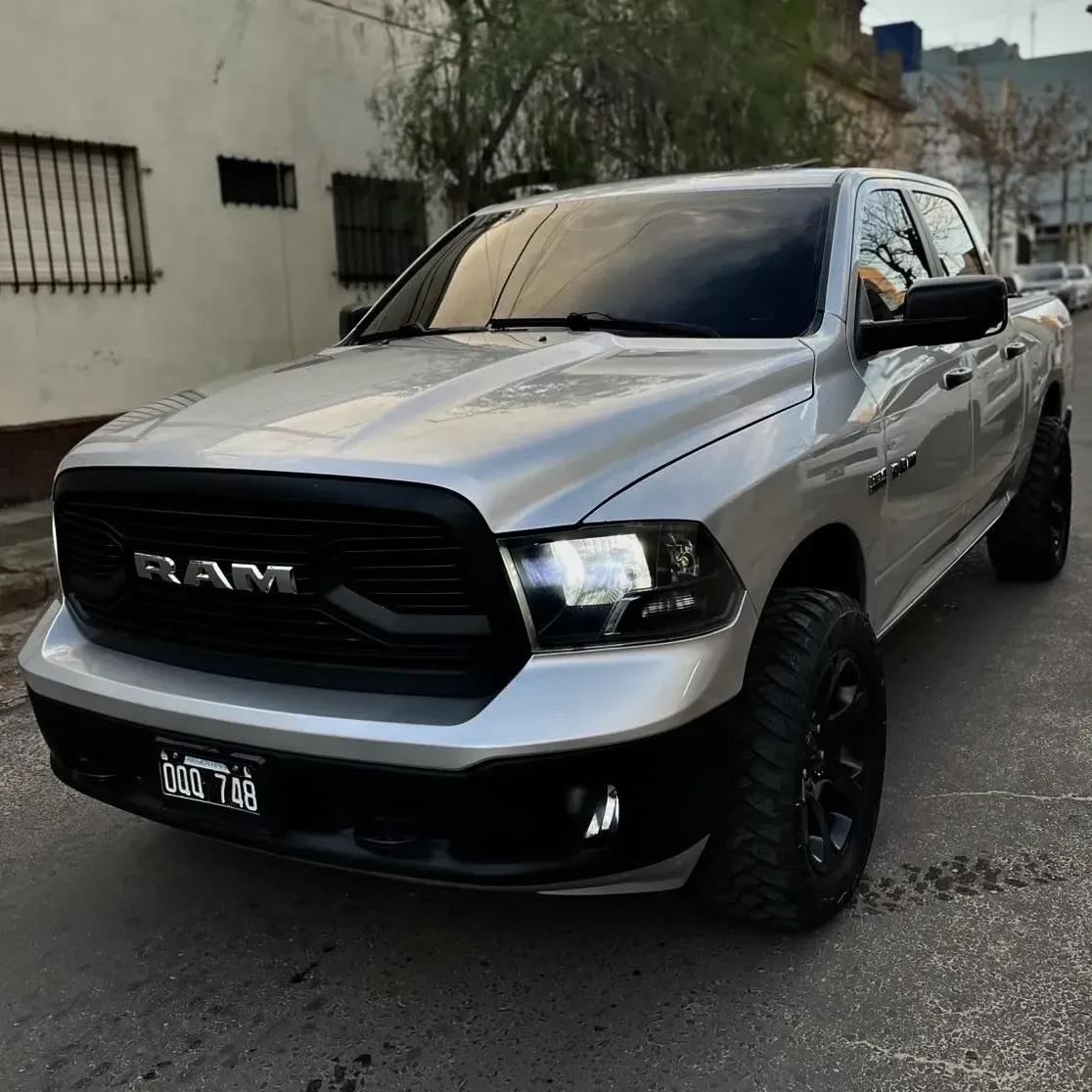 Laramie 4x4 V8 Hemi  120.000 Km  Impecable