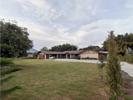 Casa Campestre Para Estrenar En  Renta En La Ceja (ldc)