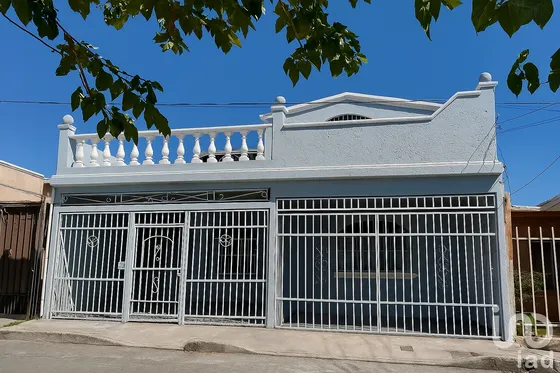 Venta Casa 5 Ambientes Infonavit Oasis