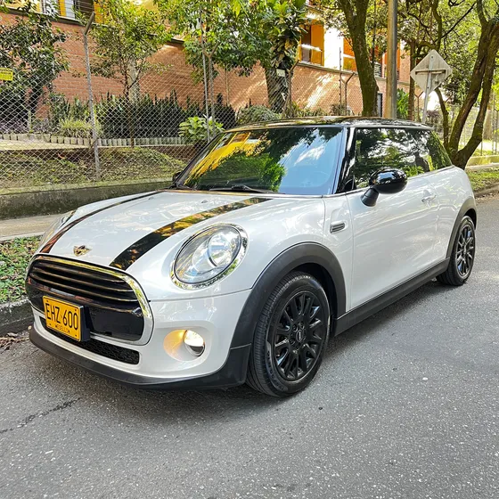 Mini Cooper 1.5 Salt 3 P