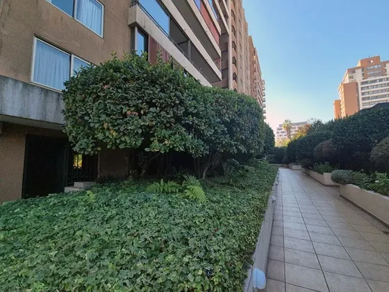 Departamento En Venta, En El Corazón De Providencia 1d-1b