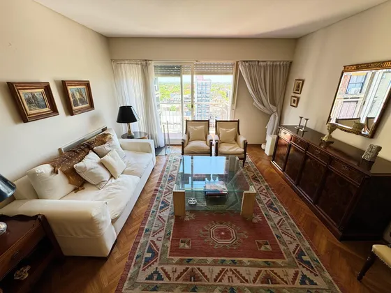 Departamento De 4 Ambientes En  Venta En Martinez