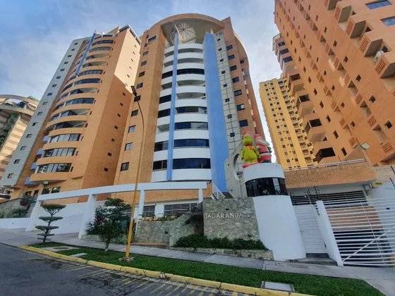 En Alquiler Apartamento Urb. La Trigaleña Rp.