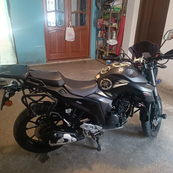 Moto Color Negra Tuneada