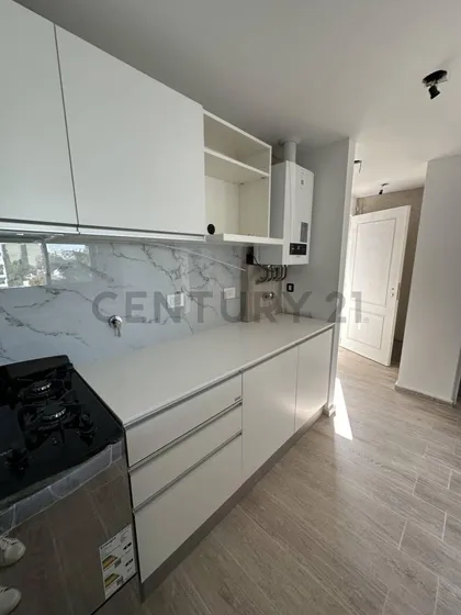 Departamento Semi Piso De 1/2 Dormitorios En Venta