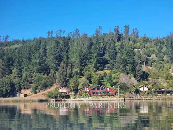 Increíble Casa En Orilla De Lago Vichuquén