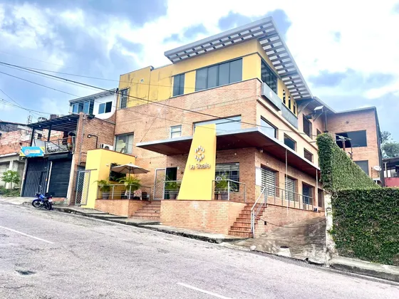 Locales En Alquiler En Barrio Obrero Cc La Scala  / Im