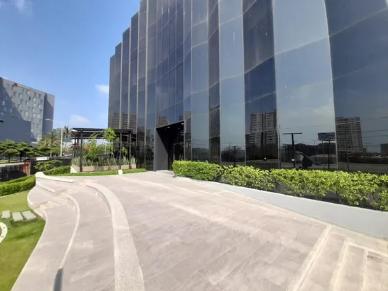 Oficina En Arriendo En Sabanilla. Cod A792364