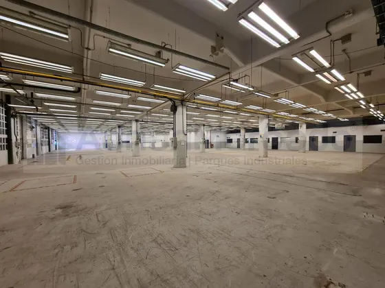 Alquiler Galpón   Oficinas Con 10200 M2 Cub En 5 Plantas  Valentin Alsina
