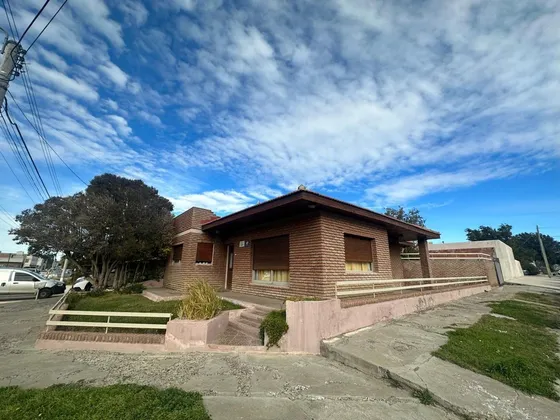 Casa 4 Dormitorios Barrio Pueyrredon 