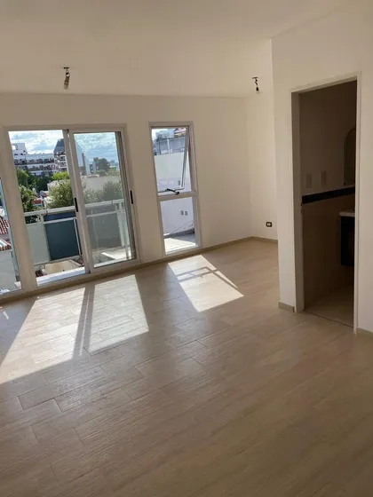 Se Alquila Monoambiente En Castelar Sur